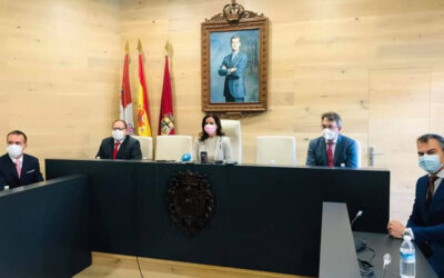 Ana Carlota Amigo compromete el apoyo de la Junta para la futura Escuela de Hostelería de La Bañeza