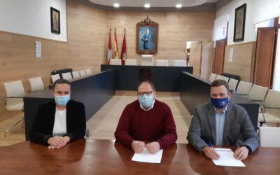 El Ayuntamiento de La Bañeza firma un acuerdo de colaboración con Rodríguez para apoyar a la hostelería