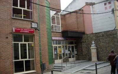 El ayuntamiento de La Bañeza cierra al público la biblioteca, el teatro y el centro cultural