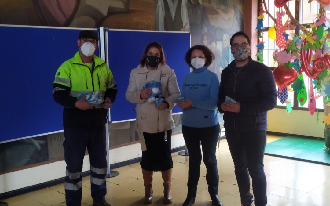 El Ayuntamiento de Santa María del Páramo entrega 2.500 mascarillas y 250 geles hidroalcohólicos al Instituto