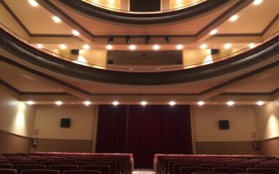 El teatro municipal de La Bañeza estrena iluminación LED