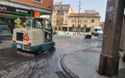 El Ayuntamiento bañezano refuerza las labores de limpieza y desinfección en la ciudad