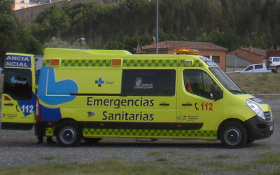Dos heridos tras colisionar una furgoneta y un turismo en Riego de la Vega