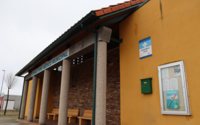 El Ayuntamiento de Valderrey concede a la farmacéutica Amor Mª López la medalla de oro