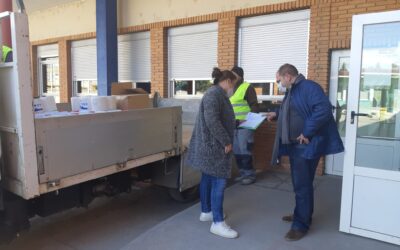 Los centros escolares San José de Calasanz y Teleno reciben del Ayuntamiento bañezano nuevas dotaciones de material para la prevención de la Covid-19