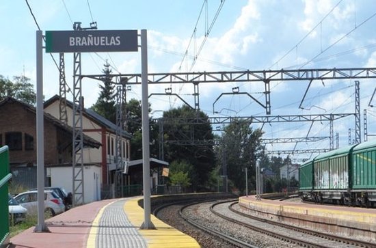 Los usuarios de la estación de Brañuelas reclaman el restablecimiento de las seis paradas que tenían antes de la pandemia
