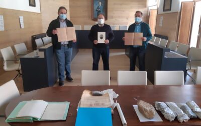 El Ayuntamiento de La Bañeza recibe una donación de la Casa de Doña Josefina