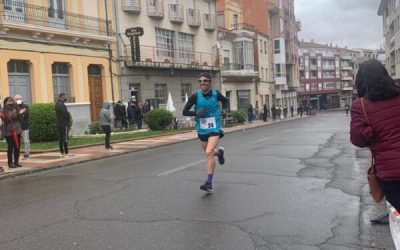 La carrera del Salvador en La Bañeza consagra a Alejandro Martínez y a Lorena Terrones