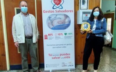 El IES Vía de la Plata de La Bañeza ya es un espacio cardioprotegido