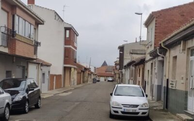 Comienzan las obras de acondicionamiento de la calle Ernesto Méndez Luengo de La Bañeza