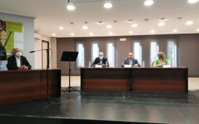 La Bañeza inaugura el II Curso dedicado a la obra poética de Antonio Colinas