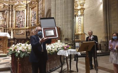 Los Amigos de la Catedral nombran Amigo Mayor al canónigo fabriquero