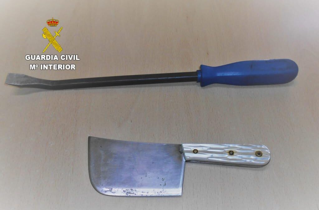 La Guardia Civil detiene a una persona por robo y hurto de dinero en La Bañeza