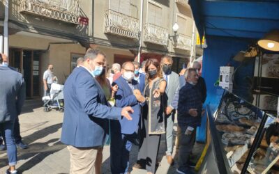 Visita institucional a la Feria Agroalimentaria de la Bañeza que acoge a 38 productores avalados por una DO o una IGP