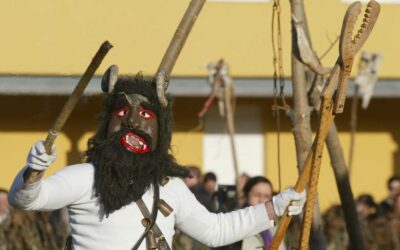 Un total de 16 grupos de mascarados, con 241 integrantes, participarán en el desfile de mascarados del I Congreso Internacional de Carnaval de La Bañeza
