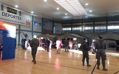 La vacunación avanza en Astorga con 1.000 dosis contra la covid y 1.100 contra la gripe administradas hoy