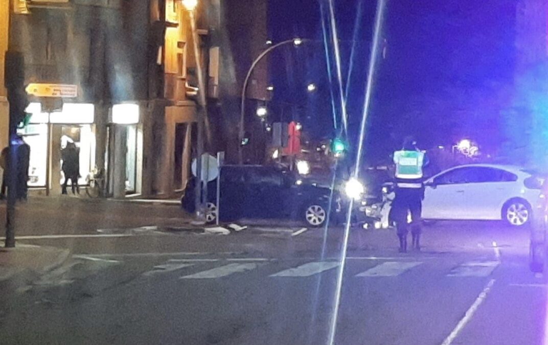 Atendida una joven tras un accidente en Cuatrocaminos