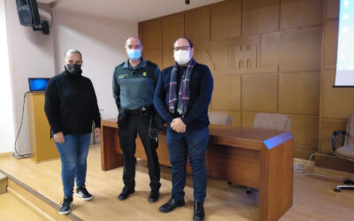 La Guardia Civil de La Bañeza ofrece charlas a colectivos vulnerables