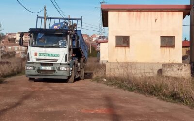 El Ayuntamiento de Astorga comienza a adecentar los pabellones del Norte