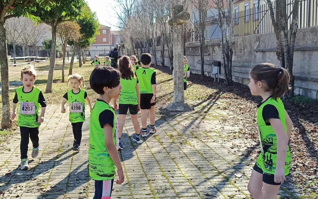 Diversión y deportividad del CAT Teleno en el cross de Valverde de la Virgen