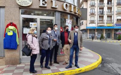 Suárez-Quiñones lleva sus promesas electorales a La Bañeza el último día de campaña
