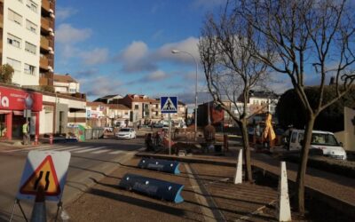 Comienza la obra para adecuar y hacer más seguros los pasos de peatones de las avenidas de la Muralla y Ponferrada