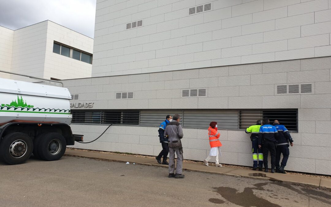Susto en el centro de especialidades de Astorga al desatarse un pequeño incendio en la zona del archivo