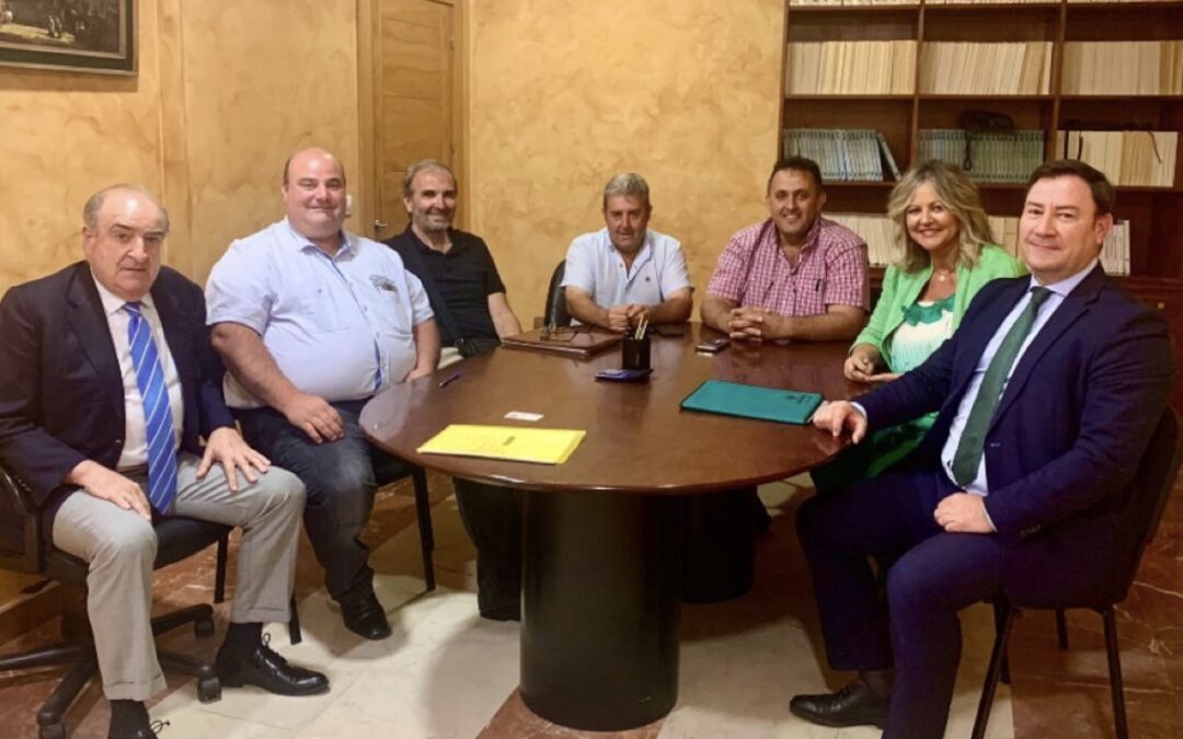 Caja Rural y Canal Alto de Villares firman un convenio para revitalizar el desarrollo cooperativo