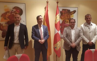 El Gran Premio de Velocidad y el atletismo protagonizan un encuentro entre los municipales bañezanos y el director general de Deportes de la Junta