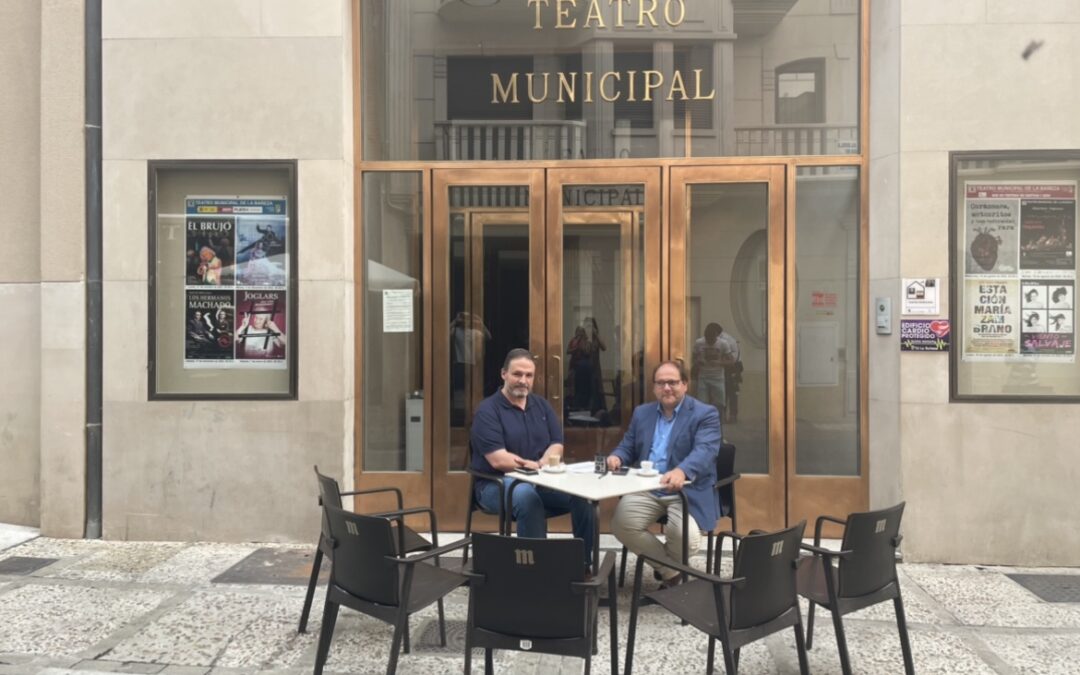 El Teatro Municipal de La Bañeza se muestra «más vivo que nunca» con la programación del segundo semestre