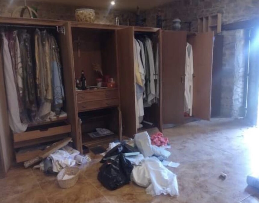Entran en el santuario de la Virgen del Castro y lo revuelven todo