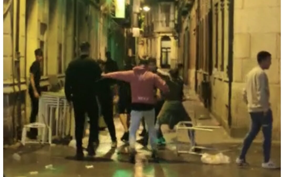 La Reyerta de la Noche Larga de Astorga se salda con tres identificados y un herido