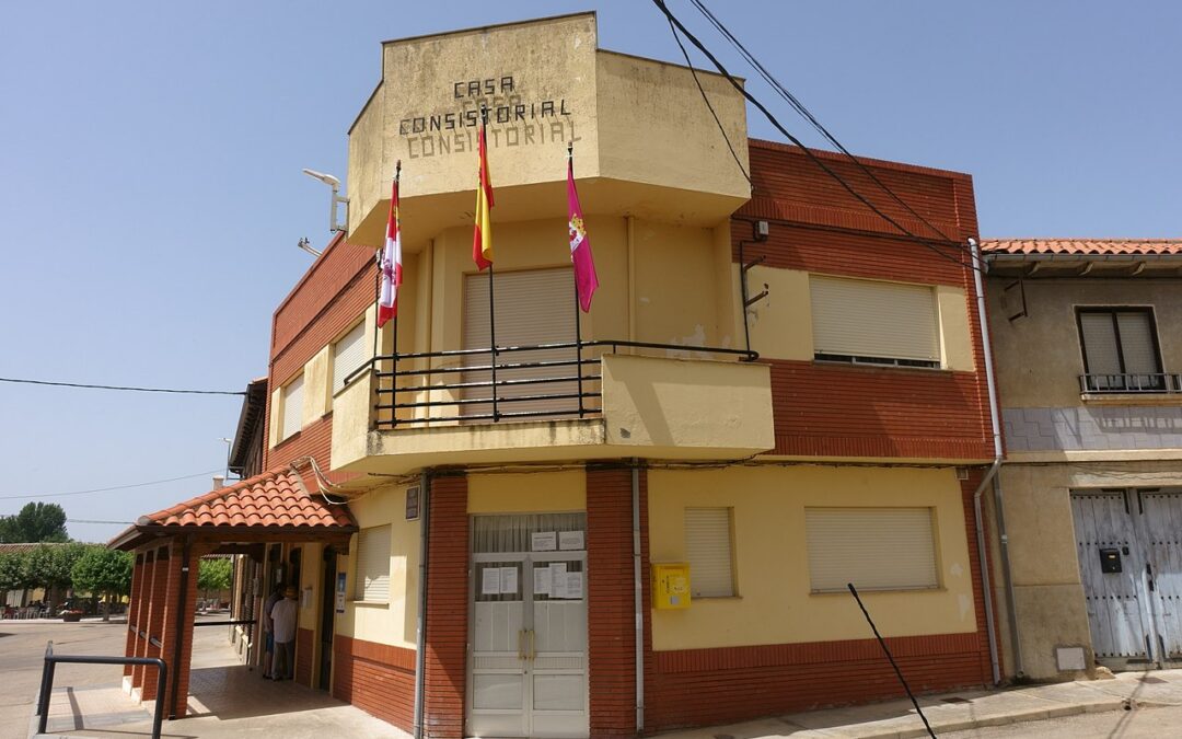 La corporación municipal de San Adrián del Valle aprueba la petición de cese del actual alcalde