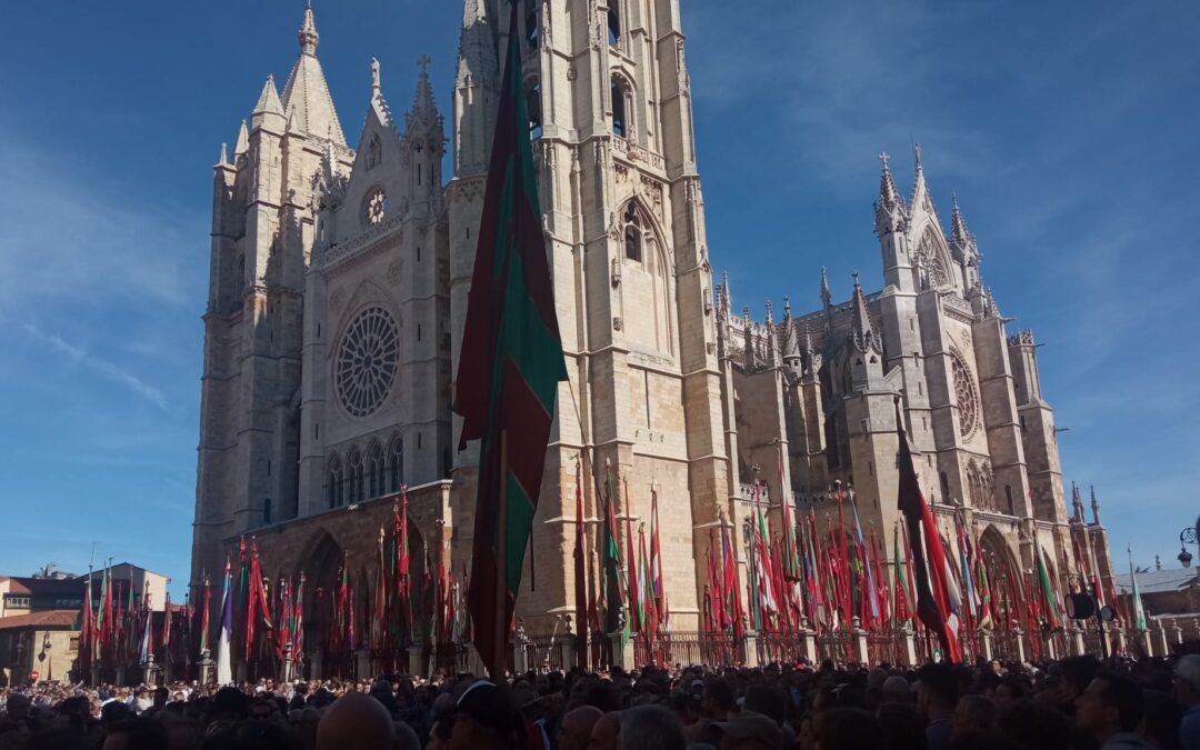 Carral se lleva el premio de San Froilán al mejor manejo del pendón