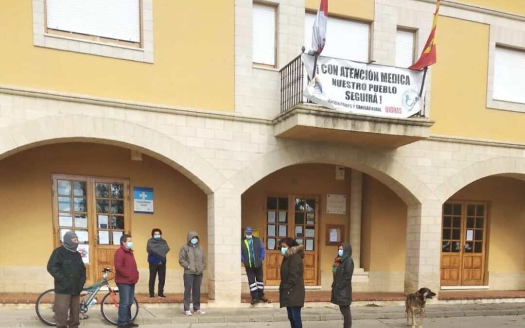 Luyego reclama a la Junta personal de enfermería para garantizar unos servicios sanitarios adecuados