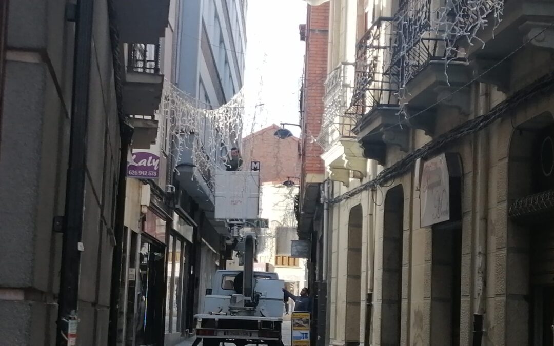 Estropean parte del alumbrado navideño de Astorga esta madrugada