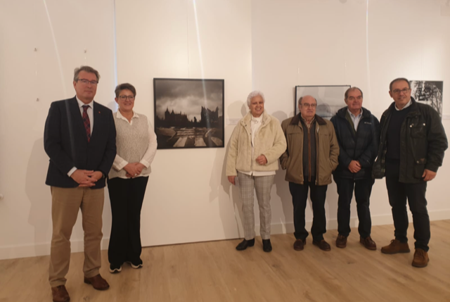 La Biblioteca abre la exposición de Fotografía de la Cámara Urbana con guiño a Astorga a través del objetivo de Rocío Rabanal