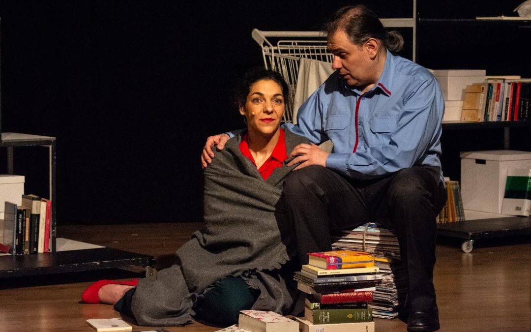 Ítaca Teatro estrena en Astorga su obra Cinco minutos sin respirar en castellano, en el marco de los actos del 25N contra la violencia de género