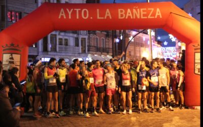 Guzmán González y Laura Sánchez llegan los primeros en la San Silvestre bañezana