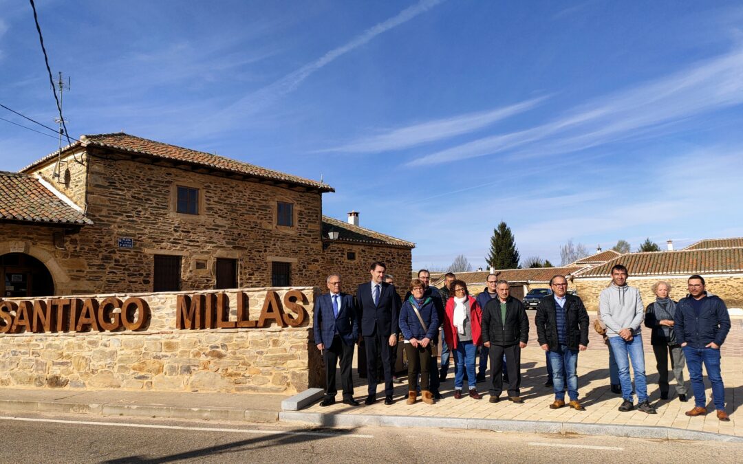 Santiago Millas inaugura su nueva Plaza de los Bolos tras una inversión de 150.000 euros