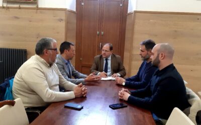 El Ayuntamiento bañezano y la Asociación Ferroviaria Cultural Reino de León se unen por la Vía de la Plata