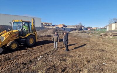La Bañeza inicia una serie de actuaciones de limpieza, desbroce y mejora en varias zonas de la ciudad