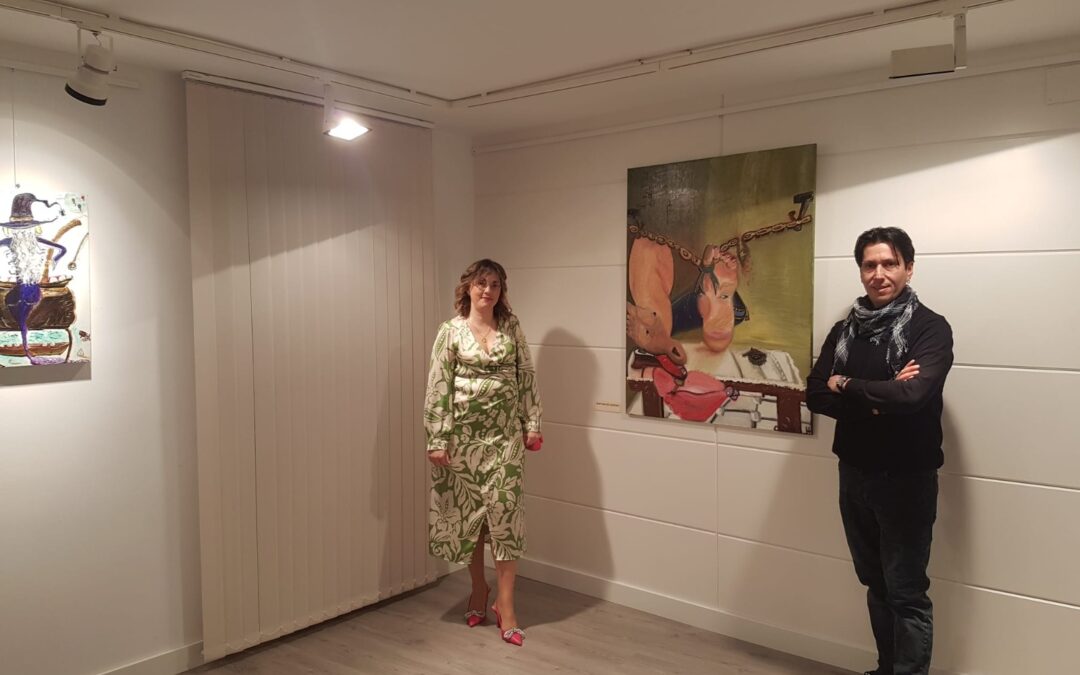 Santa María del Páramo inaugura la muestra de pintura surrealista “Proyecto de Obras Surrealistas” de Olivia Sánchez Herranz
