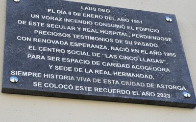 La Hermandad de las Cinco Llagas recuerda con una placa el incendio que destruyó el hospital y la iglesia en el 81