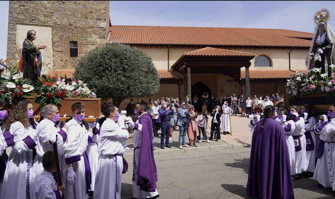 Las procesiones toman Santa Marina del Rey en el 30 aniversario de su Cofradía del Ecce Homo