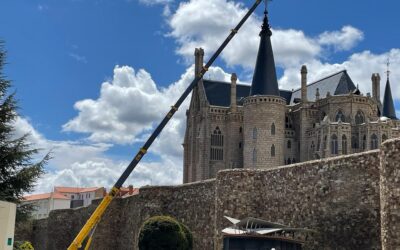 Comienza la instalación de un ascensor en el Palacio de Gaudí