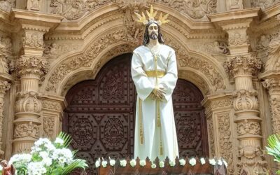 Flores a la Virgen de la Majestad y procesión extraordinaria del Cautivo en su 25 aniversario