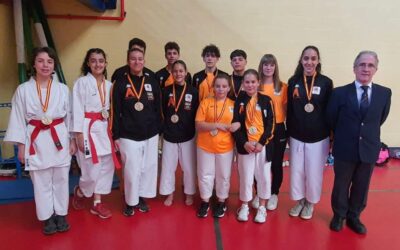 19 metales para los karatecas astorganos en el Campeonato Provincial de Edades