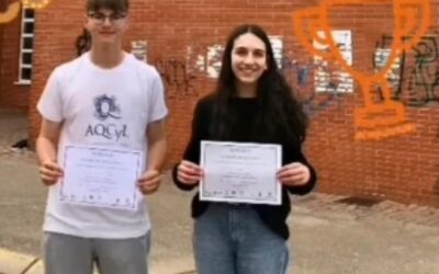Noemí Bayo y Óscar Barrallo, del IES Astúrica Augusta, se coronan en la miniolimpiada de Química