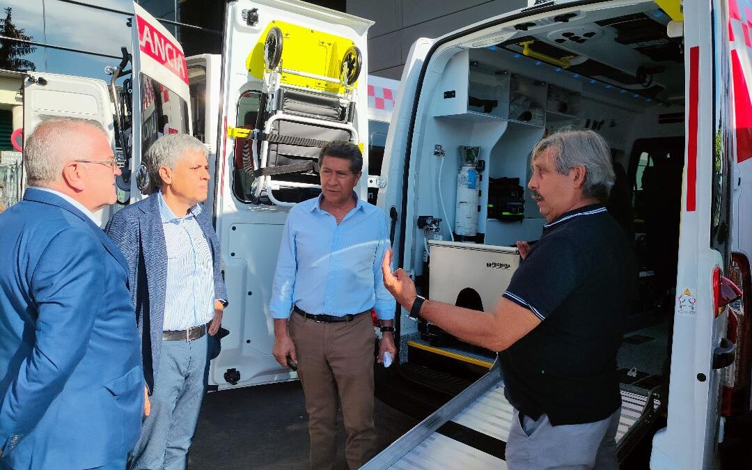 La Bañeza y Santa María del Páramo se dotan con dos ambulancias